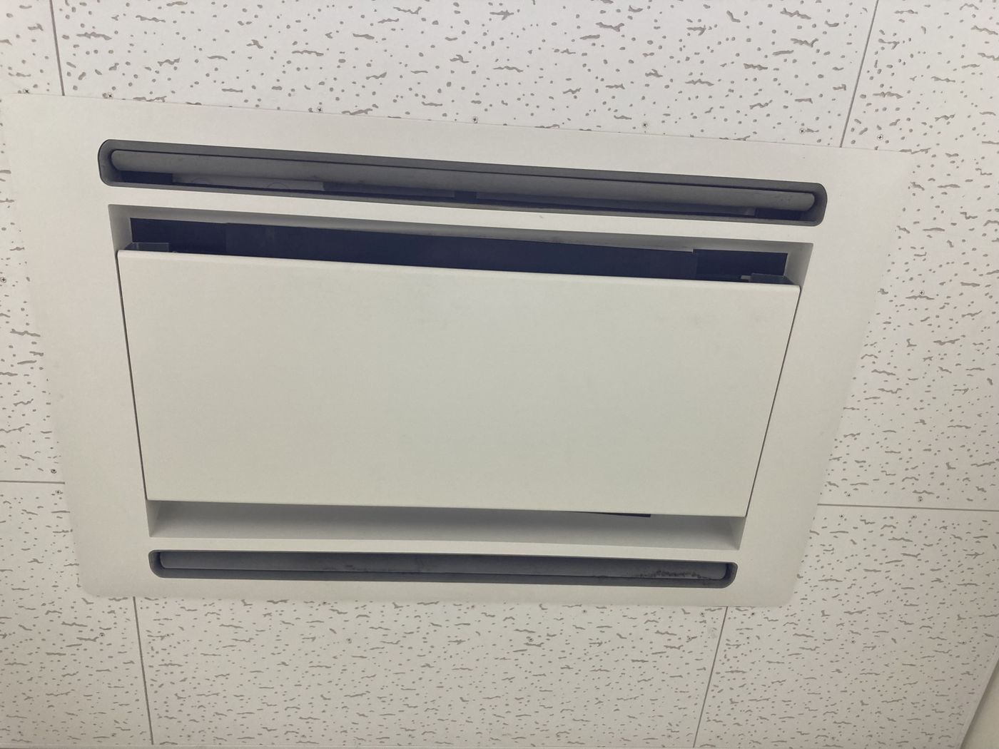 天井埋め込み型エアコン2方向